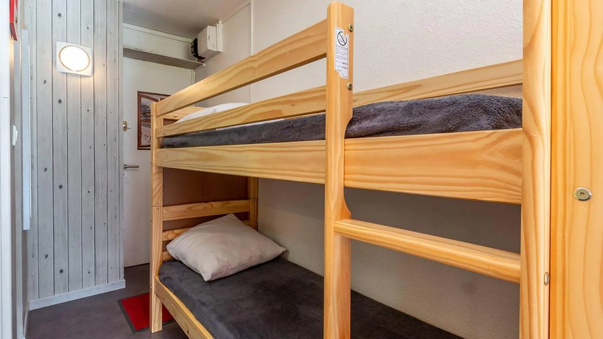 Studio Renove A Plagne Centre, Acces Direct Pistes De Ski, Balcon, Parking Gratuit - Fr-1-351-79 La Plagne 0*,  France